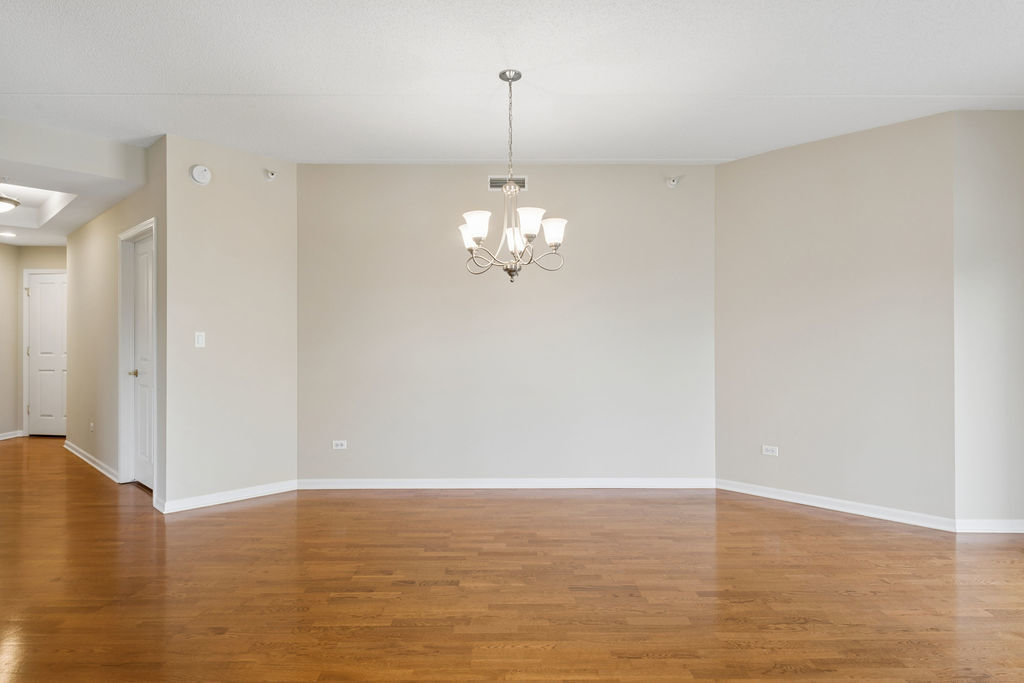 405 Village Green Court Unit: 304