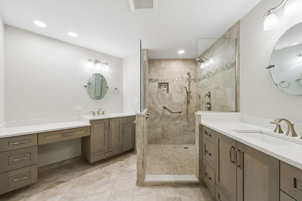 405 Village Green Court Unit: 304