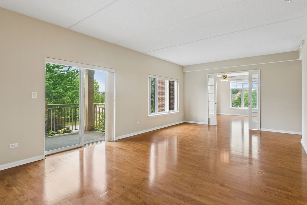 405 Village Green Court Unit: 304