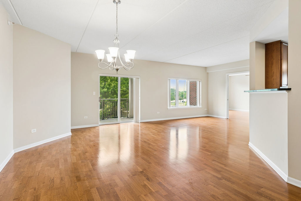 405 Village Green Court Unit: 304