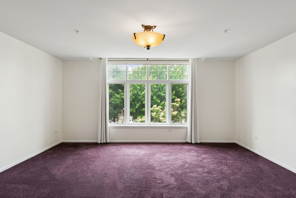 405 Village Green Court Unit: 304
