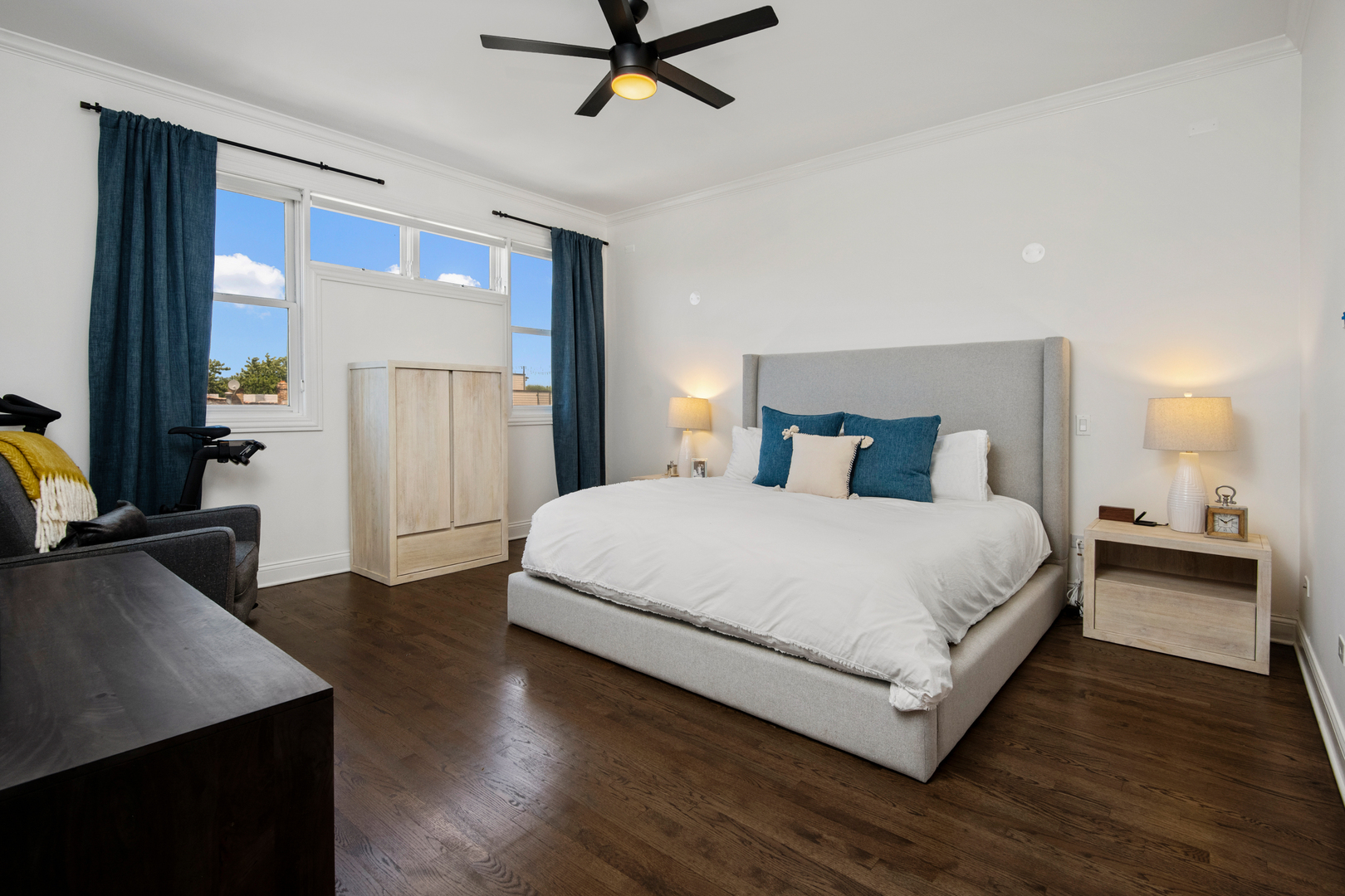 2136 W Division Street Unit: 4