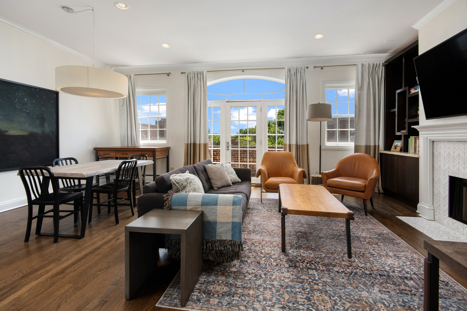 2136 W Division Street Unit: 4