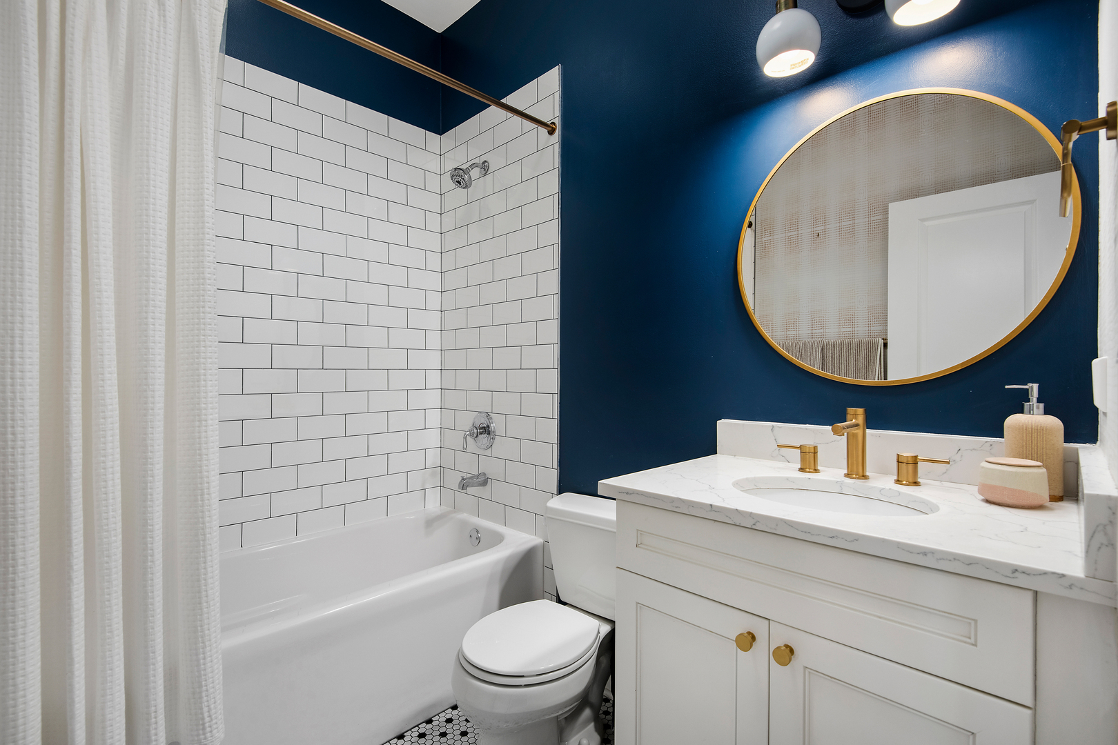 2136 W Division Street Unit: 4
