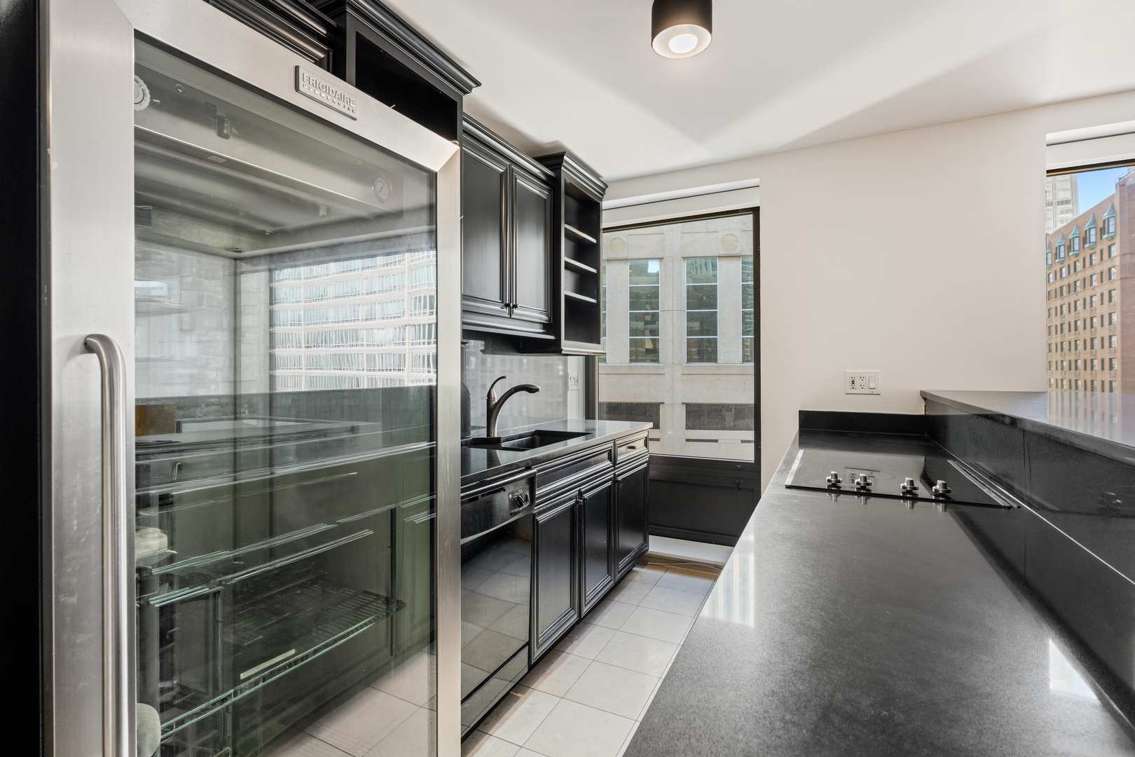 40 E Delaware Place Unit: 1502