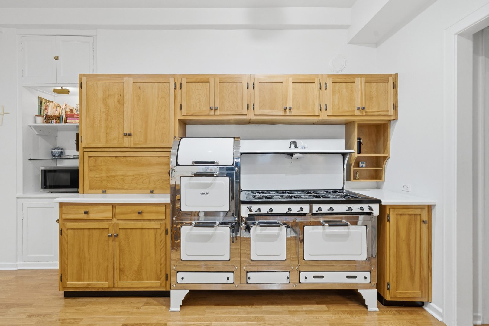 232 E Walton Place Unit: 3E
