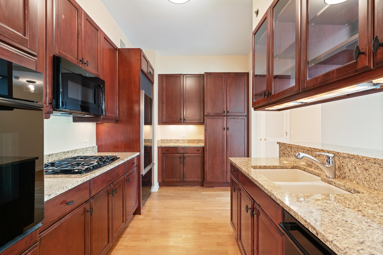 21 E Huron Street Unit: 2104
