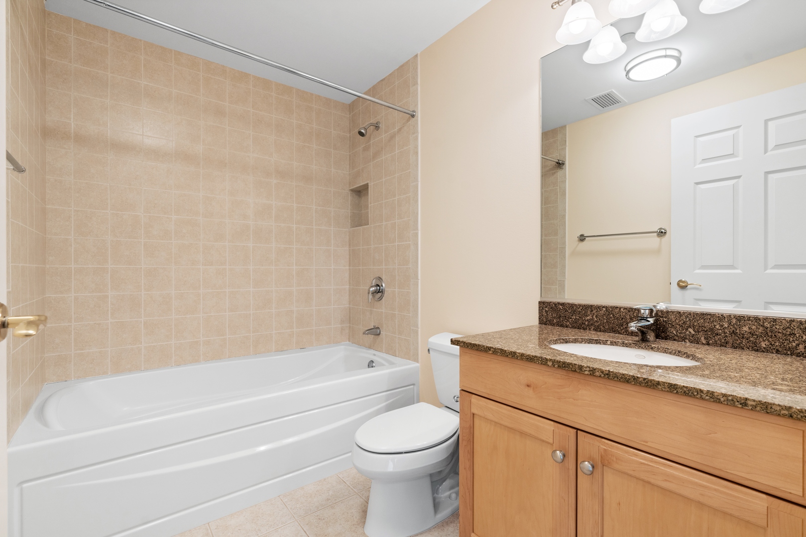 21 E Huron Street Unit: 2104