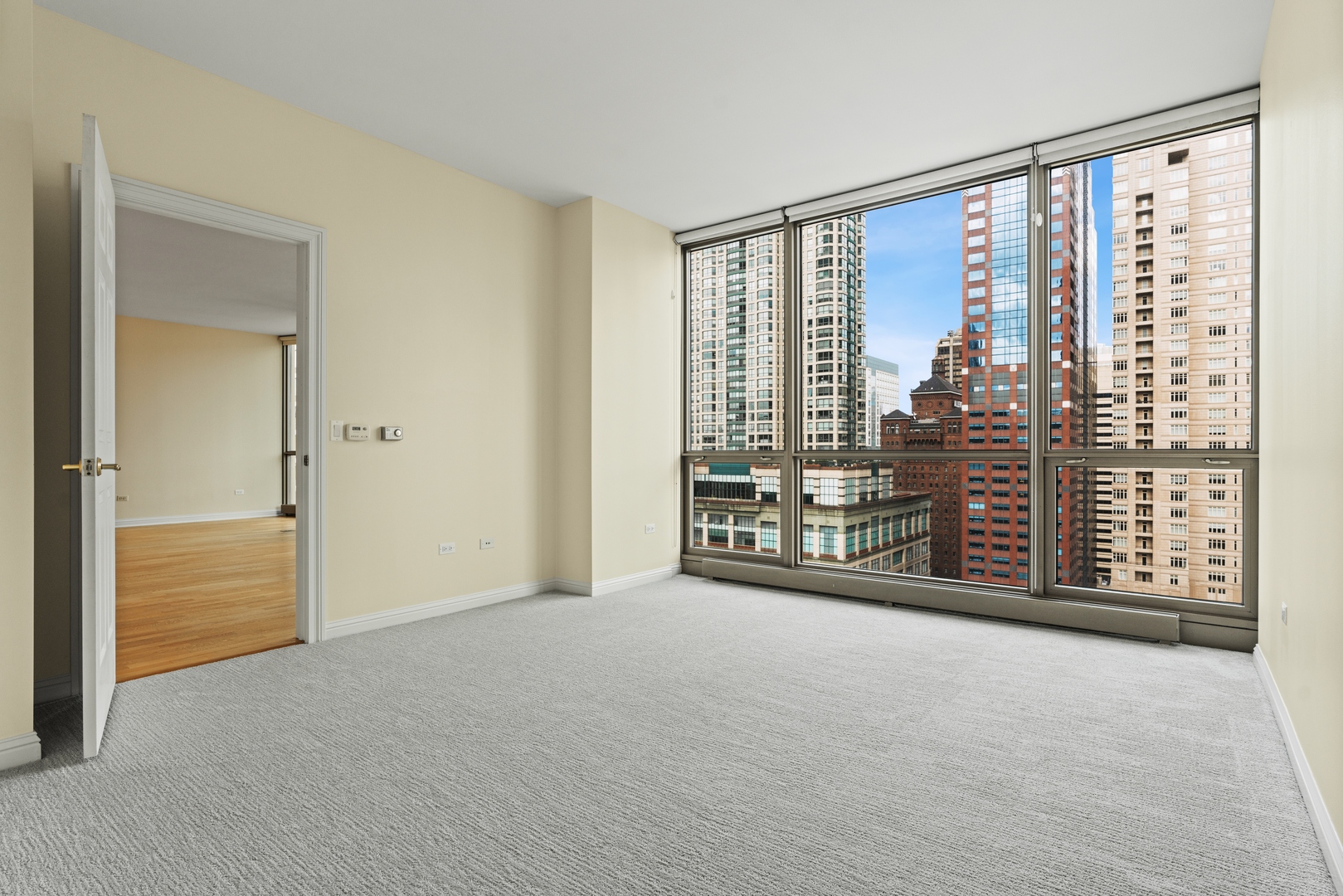 21 E Huron Street Unit: 2104