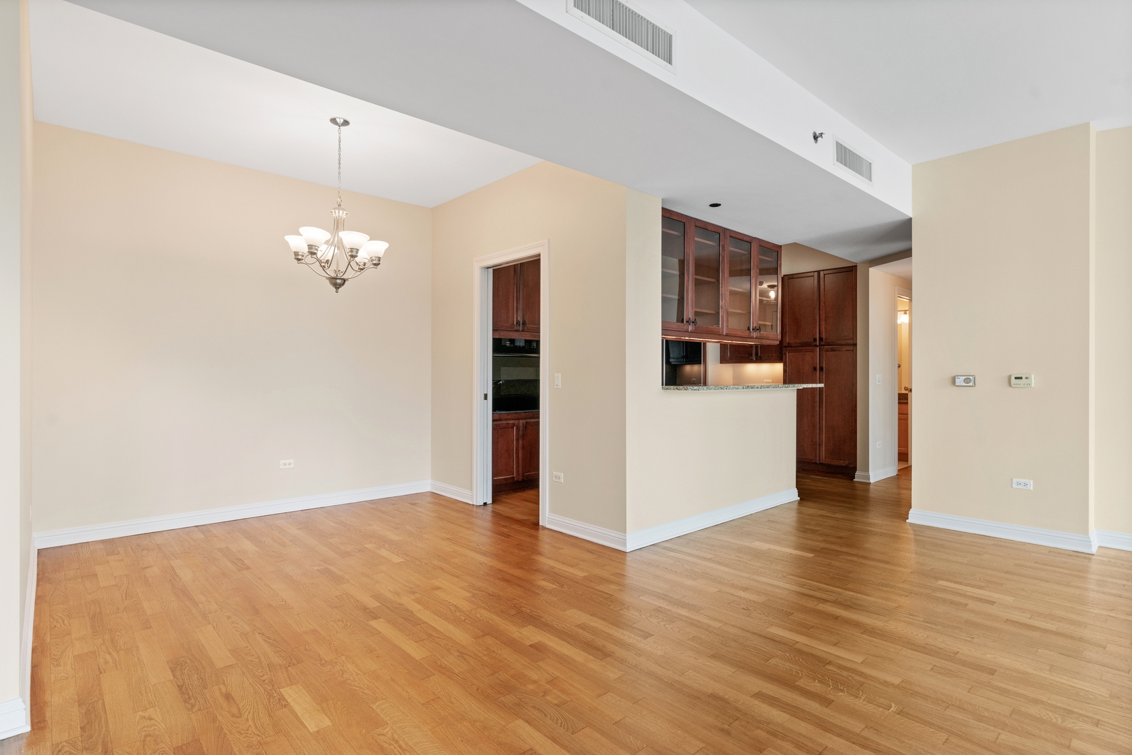 21 E Huron Street Unit: 2104