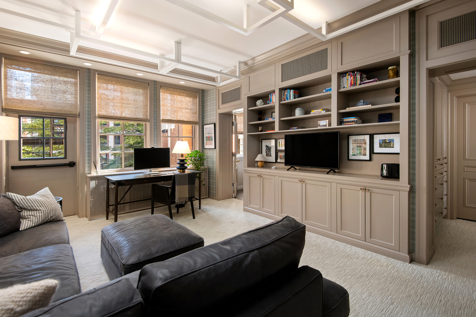 229 E Lake Shore Drive Unit: 4E