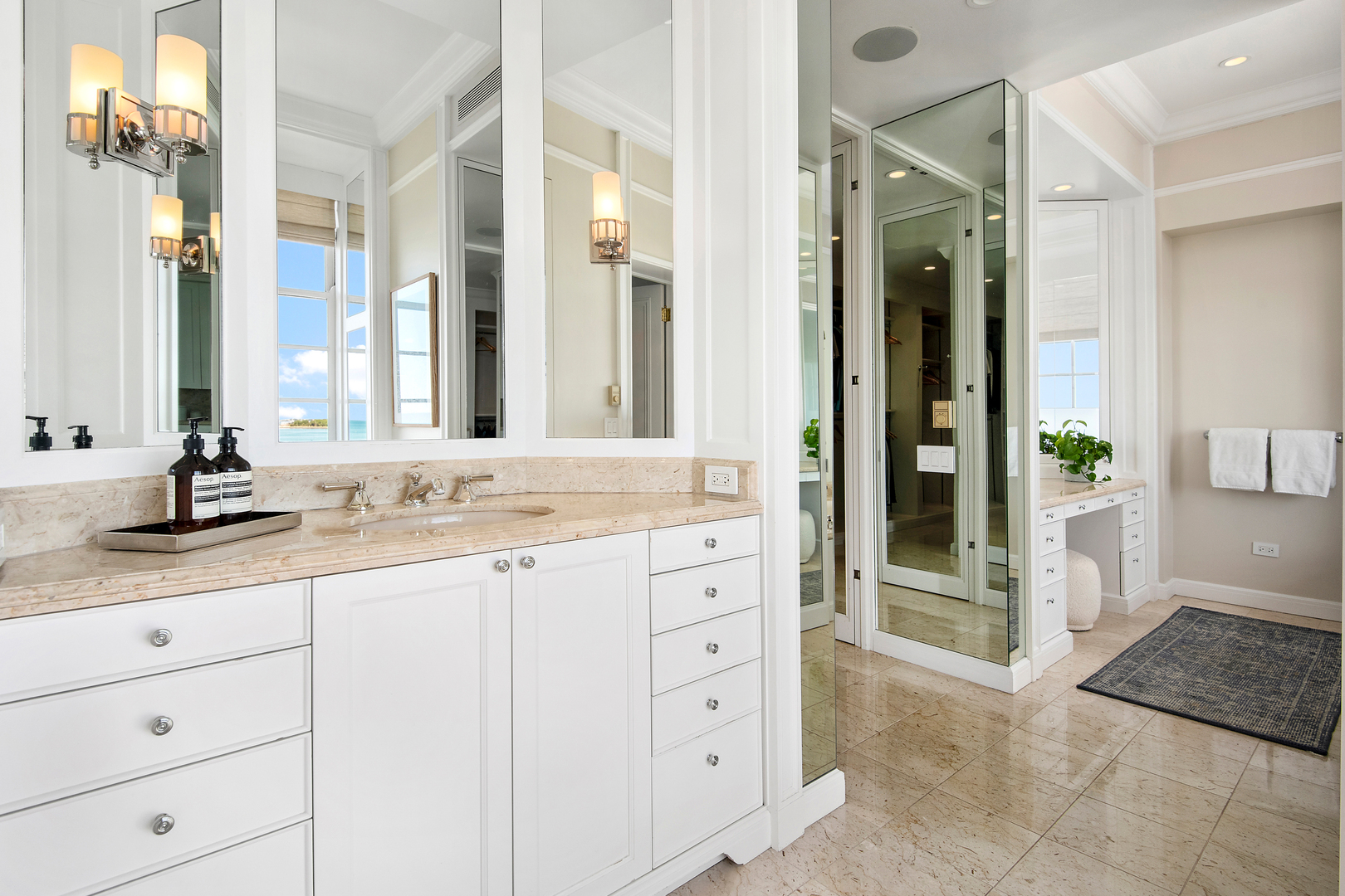 229 E Lake Shore Drive Unit: 4E
