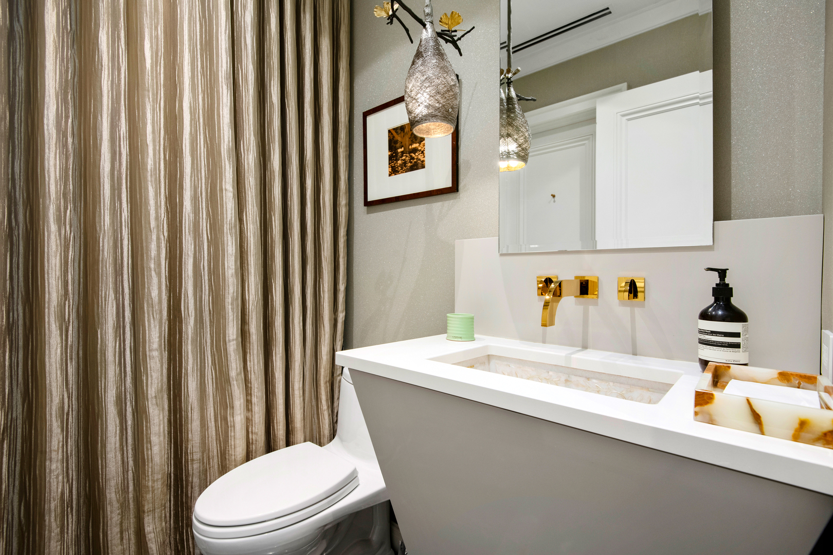 229 E Lake Shore Drive Unit: 4E