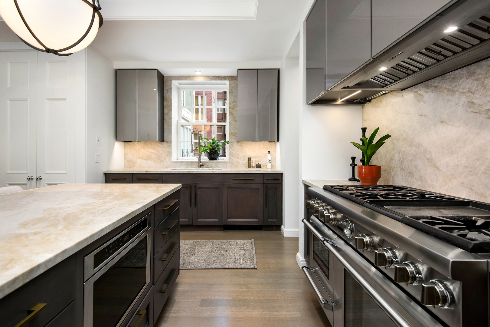 229 E Lake Shore Drive Unit: 4E