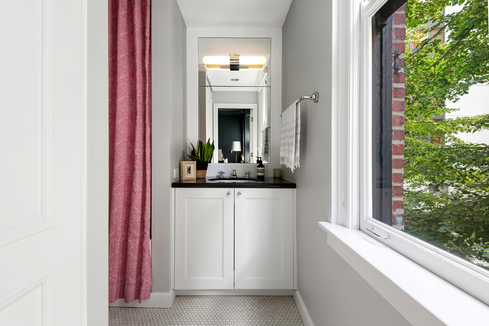 229 E Lake Shore Drive Unit: 4E