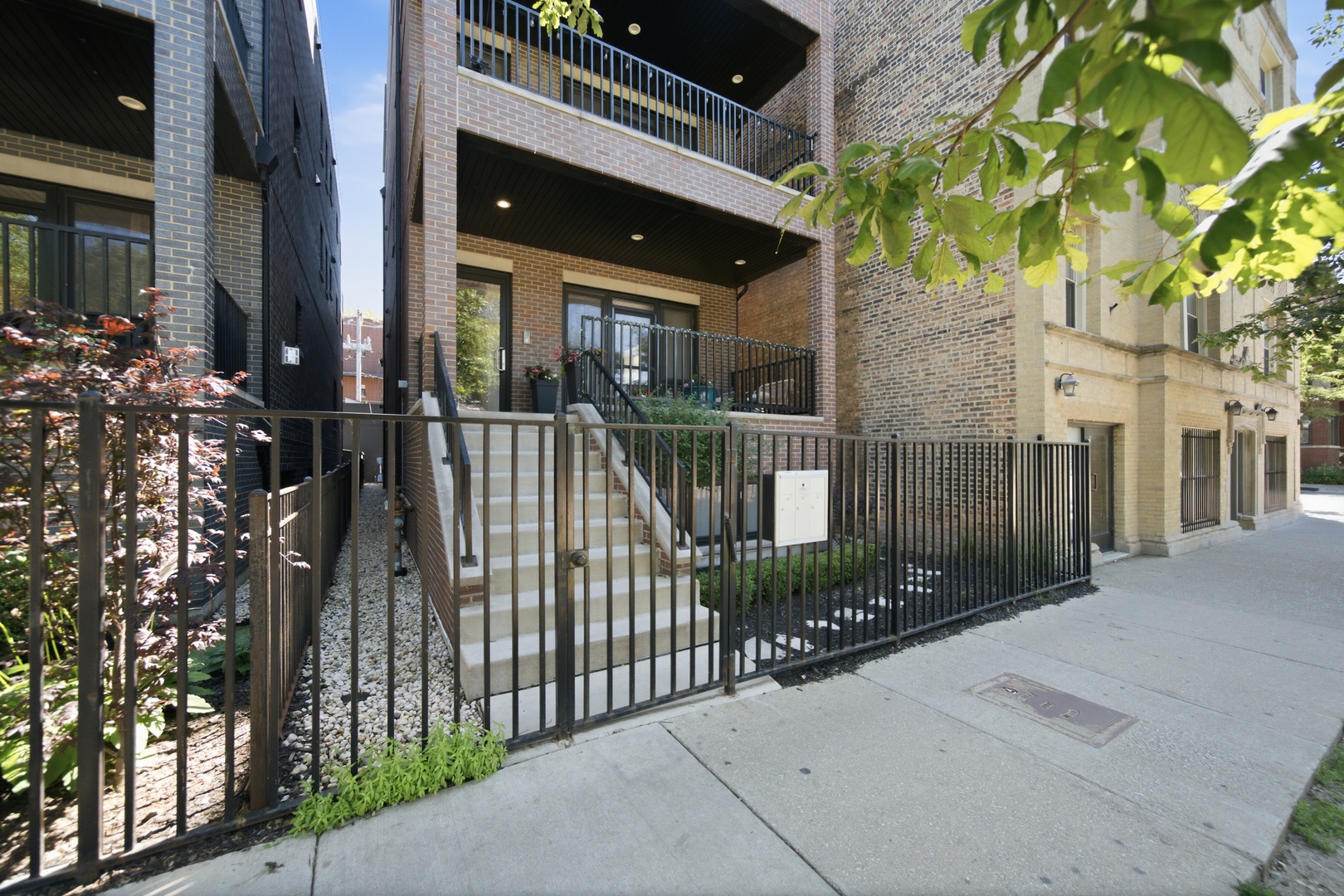 1145 W Addison Street Unit: 3