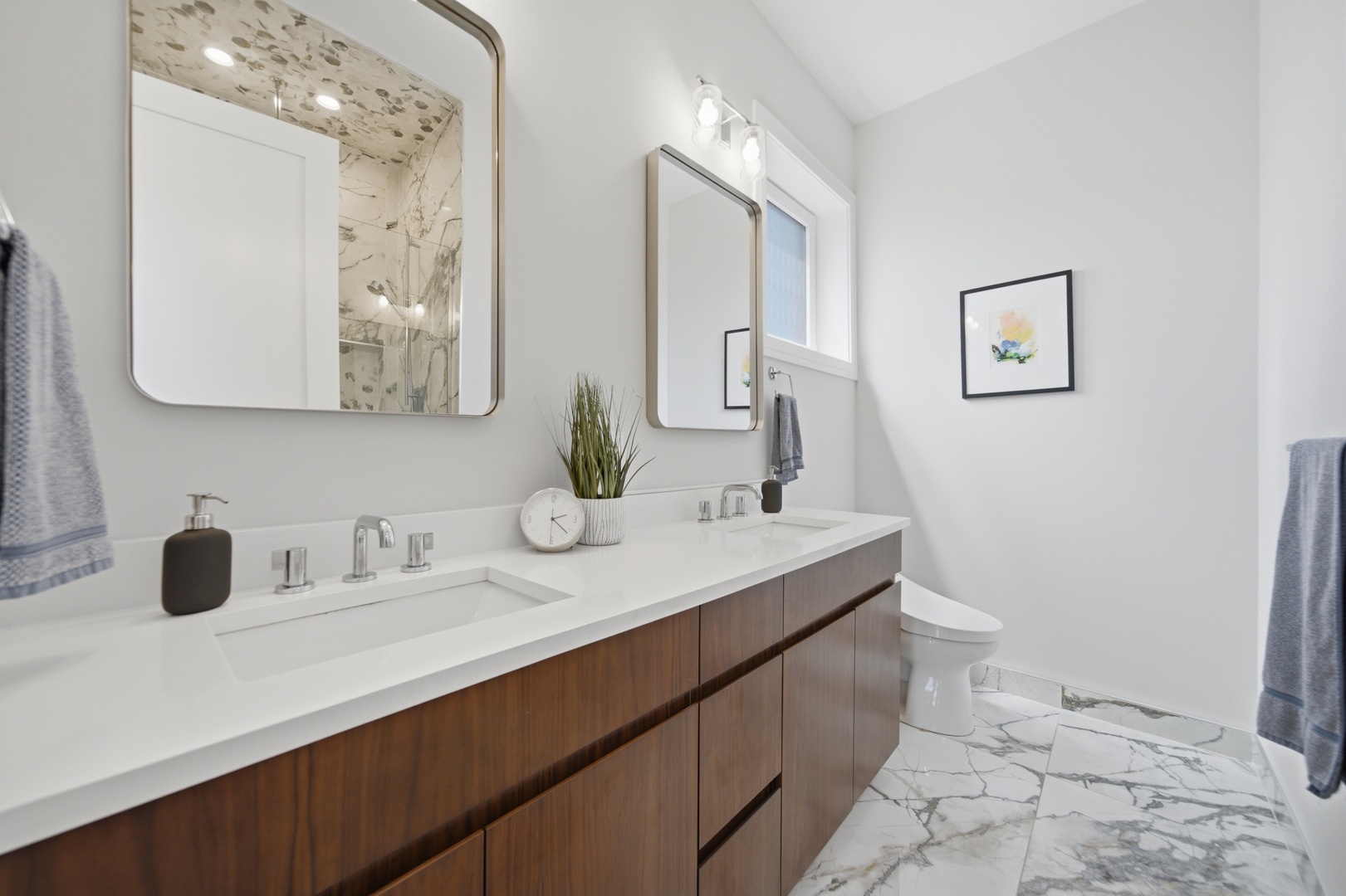 1145 W Addison Street Unit: 3