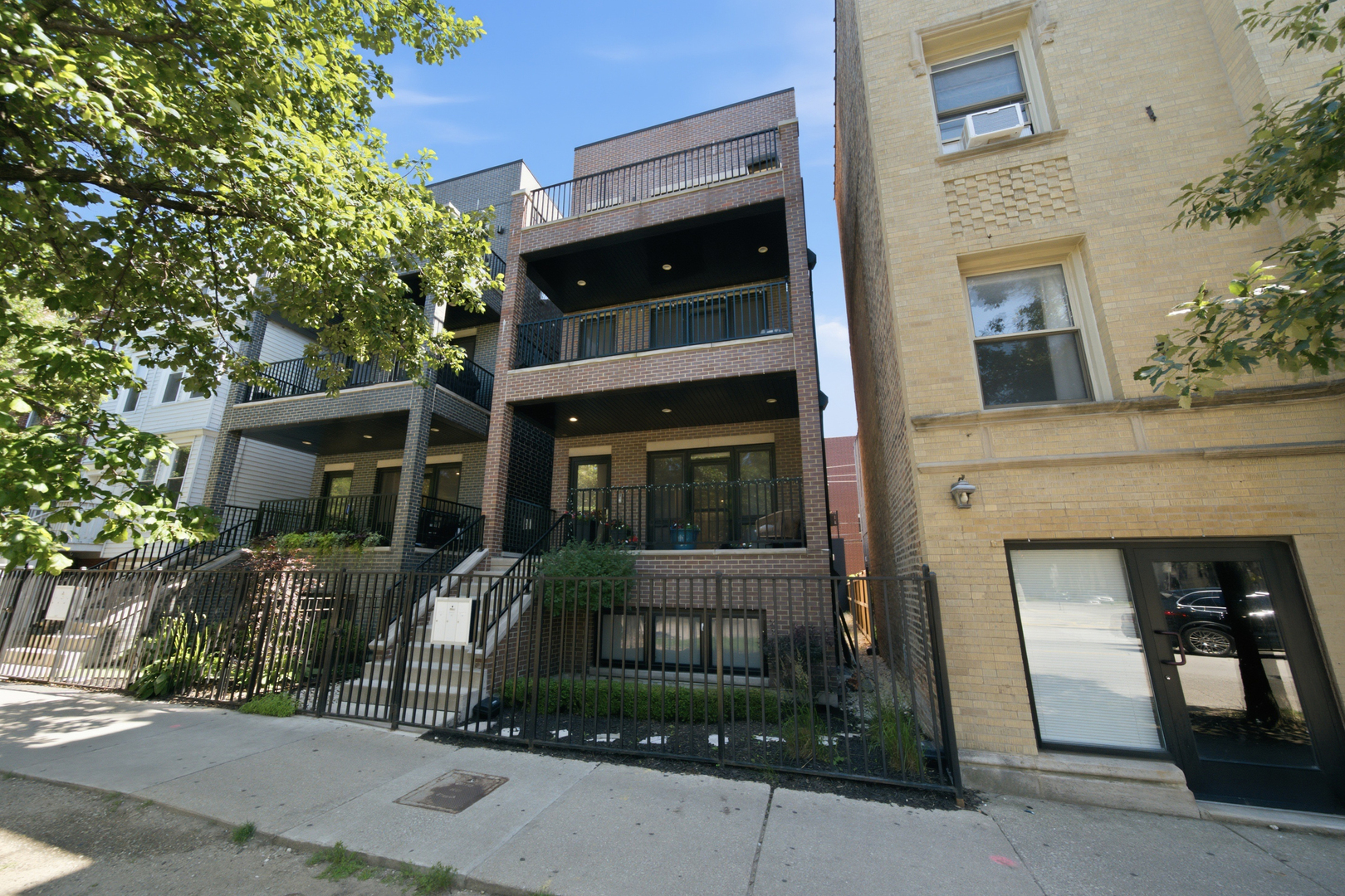 1145 W Addison Street Unit: 3