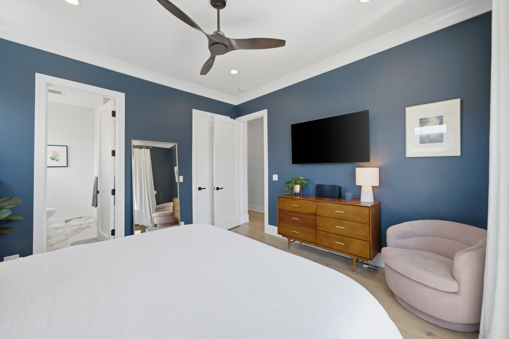 1145 W Addison Street Unit: 3