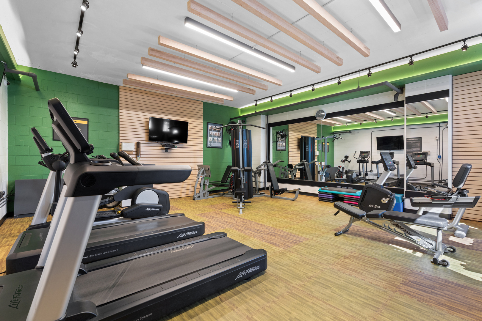 3440 N Lake Shore Drive Unit: 17F