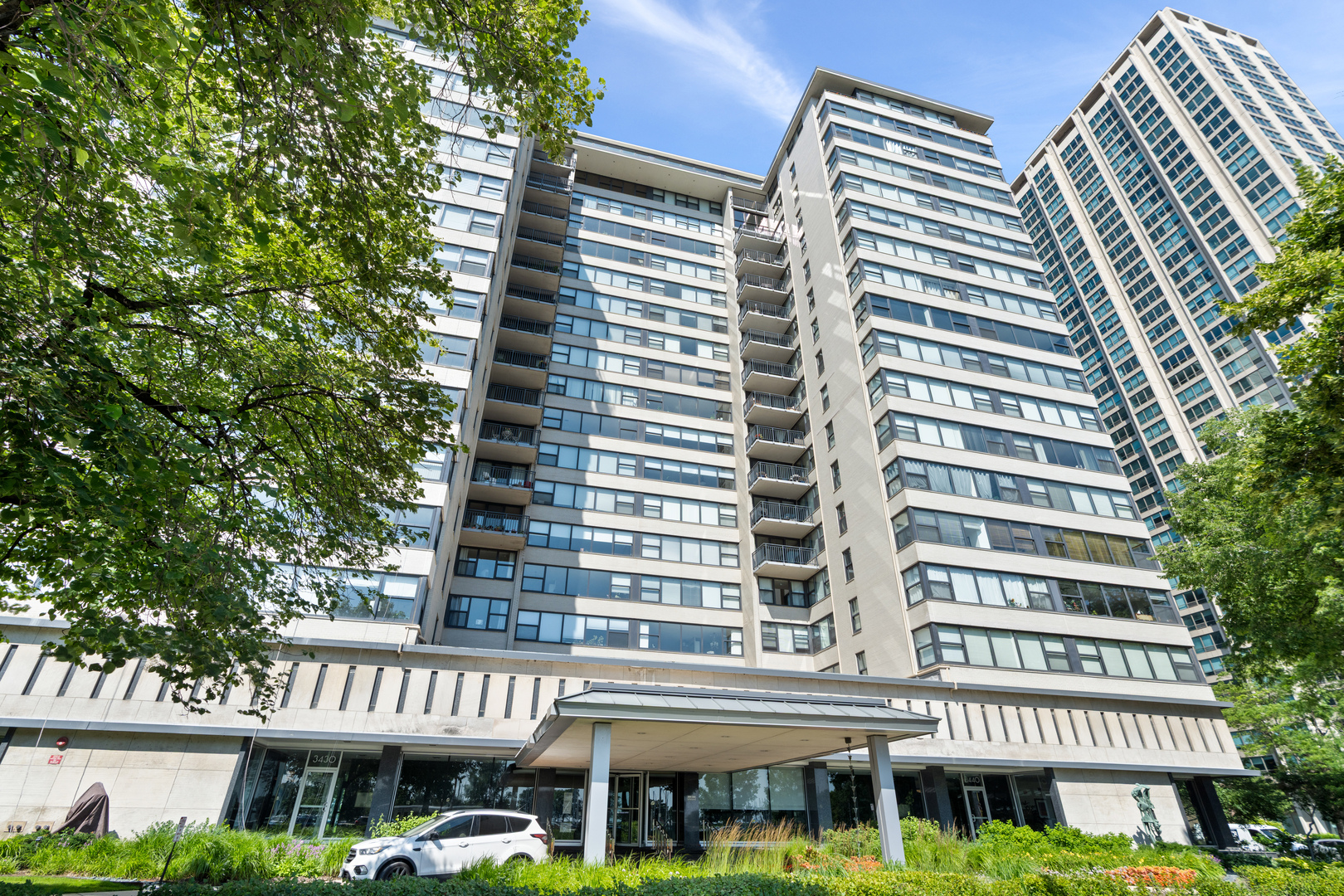 3440 N Lake Shore Drive Unit: 17F