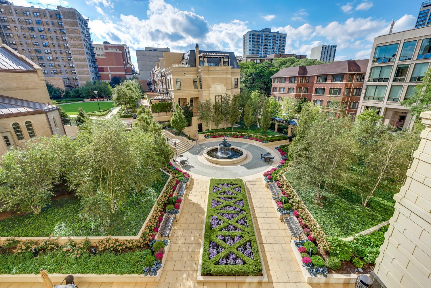 2550 N Lakeview Avenue Unit: N1904