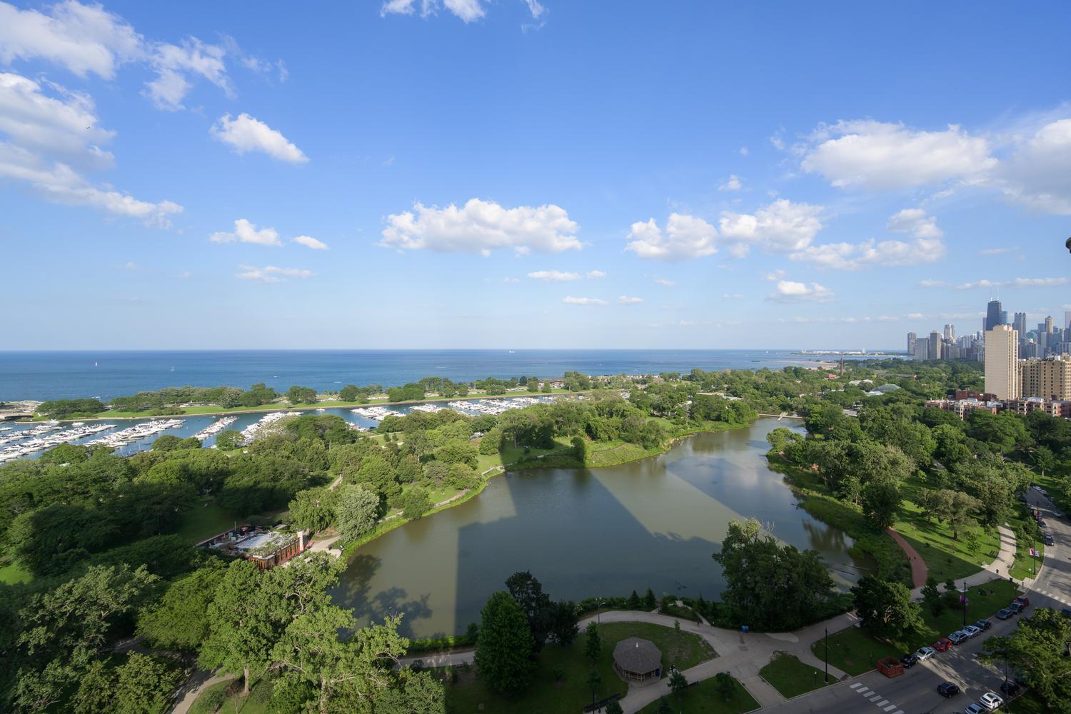 2550 N Lakeview Avenue Unit: N1904