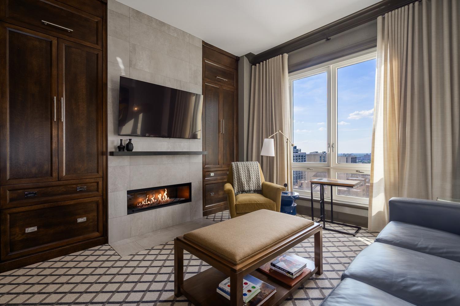 2550 N Lakeview Avenue Unit: N1904