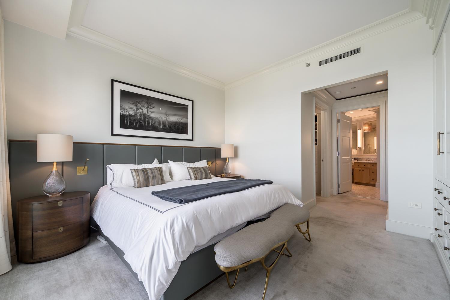 2550 N Lakeview Avenue Unit: N1904