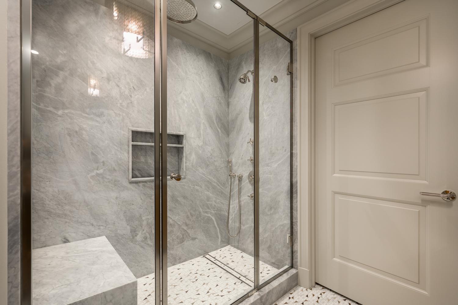 2550 N Lakeview Avenue Unit: N1904