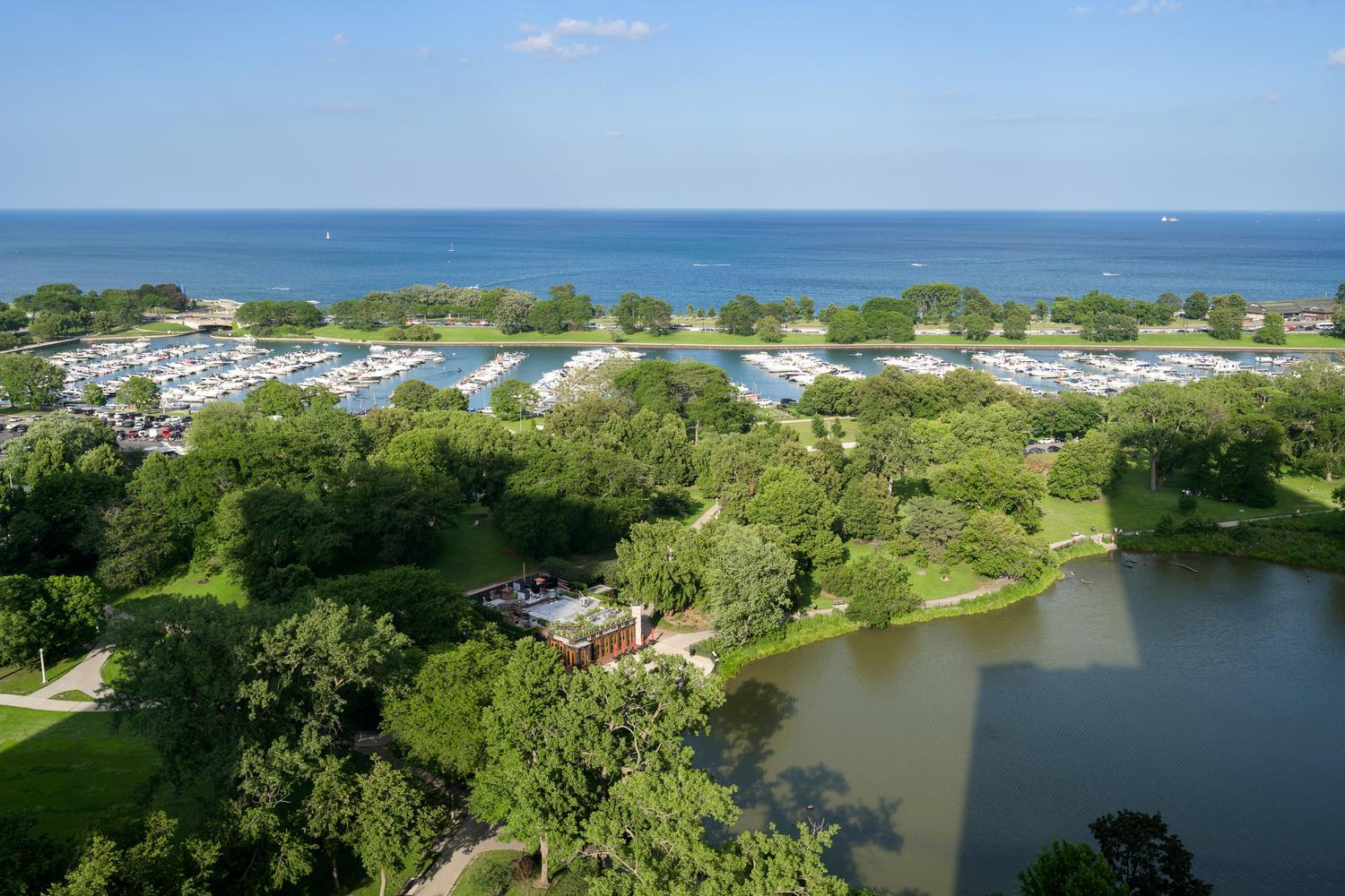 2550 N Lakeview Avenue Unit: N1904