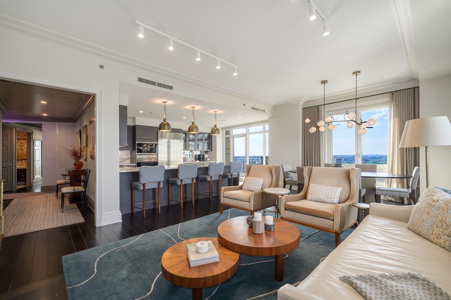 2550 N Lakeview Avenue Unit: N1904