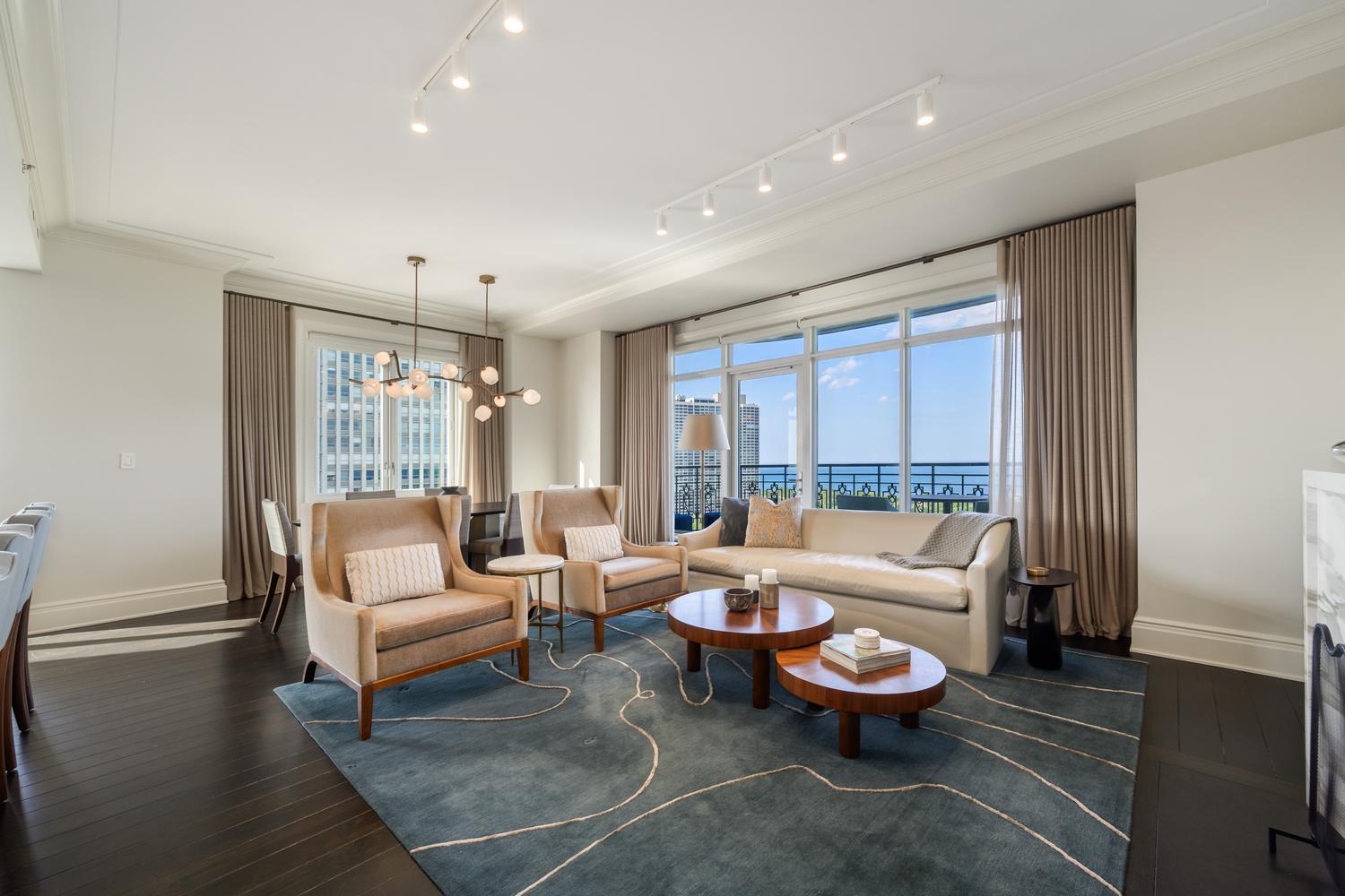 2550 N Lakeview Avenue Unit: N1904