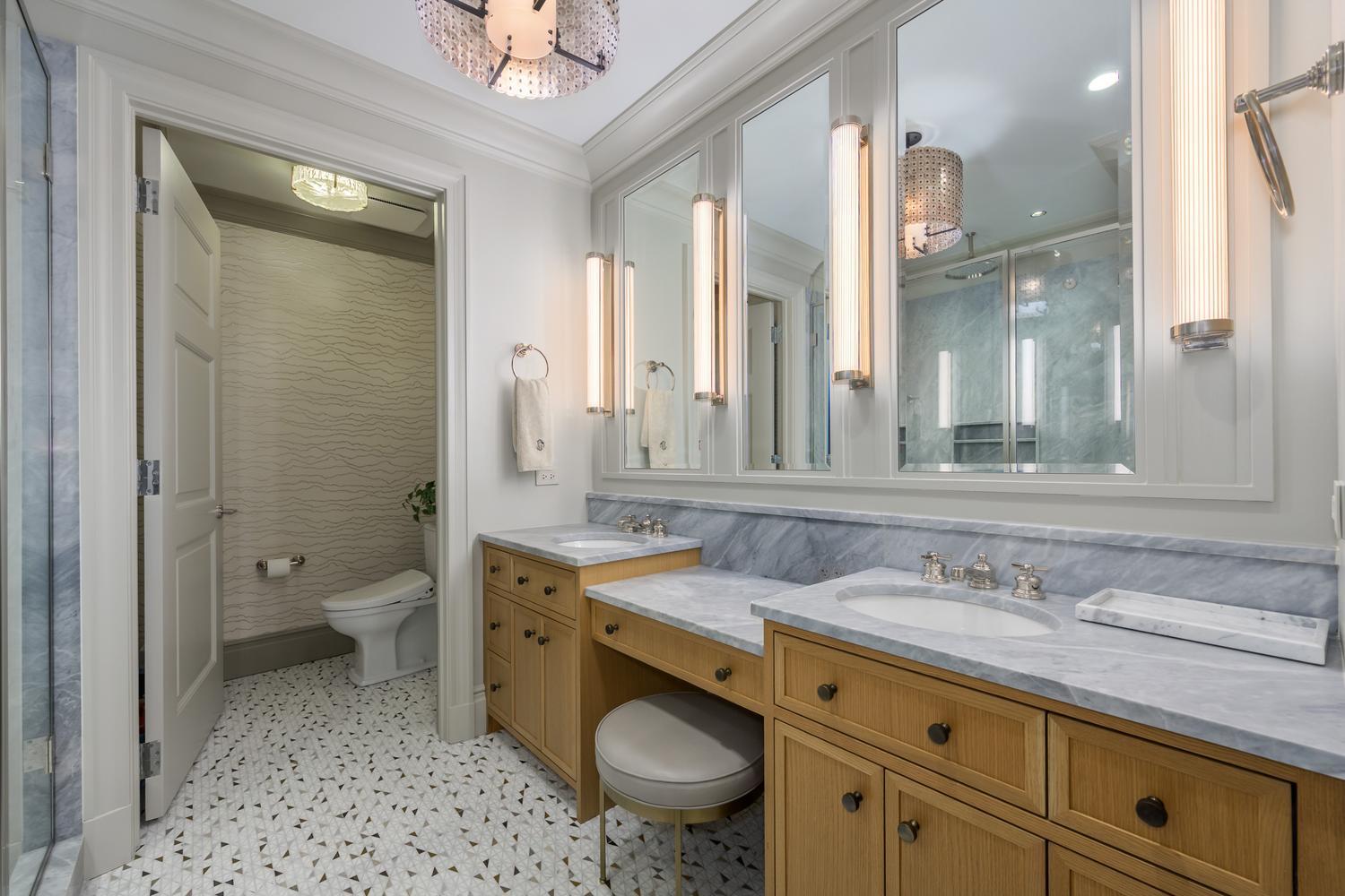 2550 N Lakeview Avenue Unit: N1904