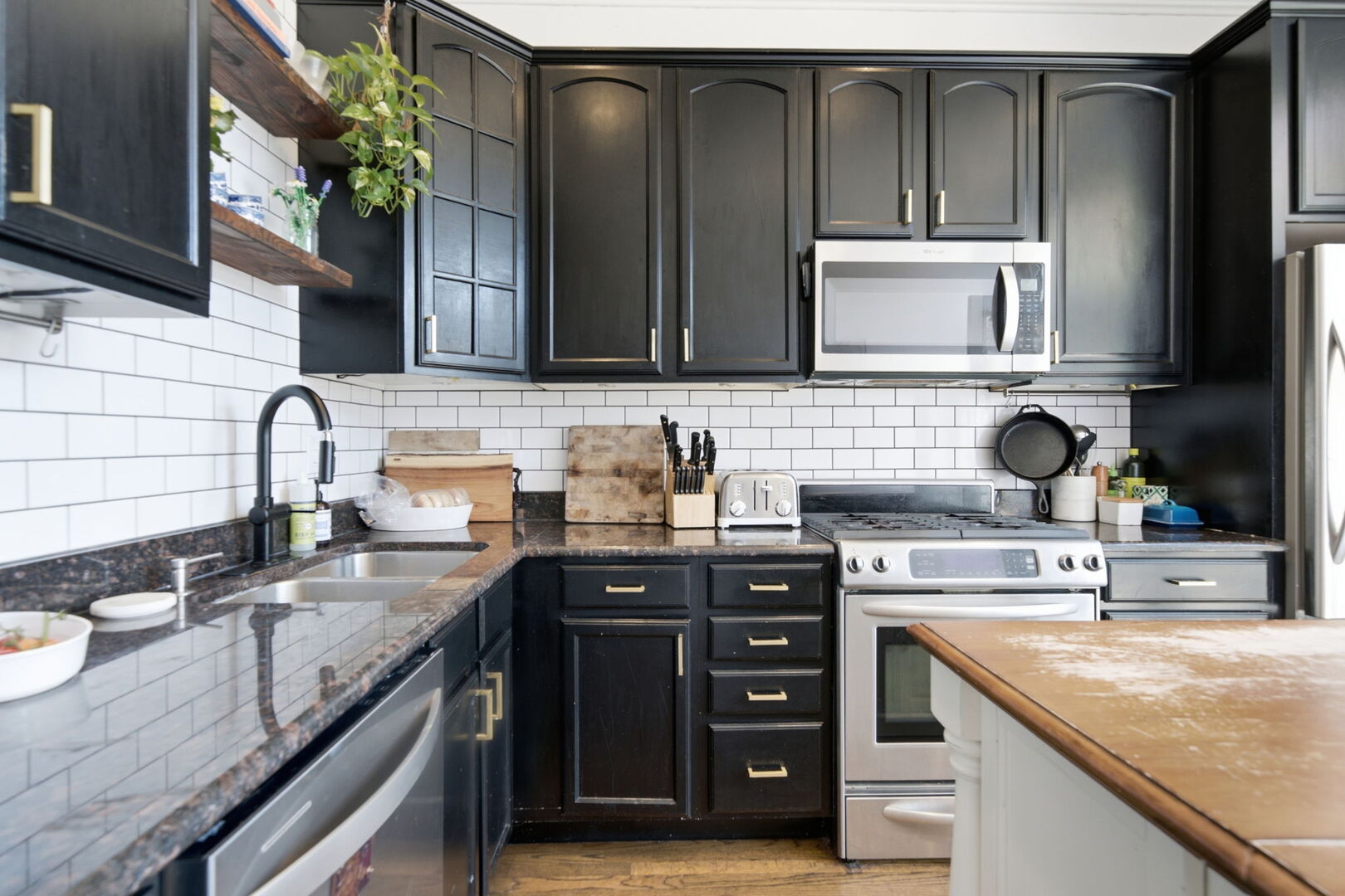 3742 N Janssen Avenue Unit: 2