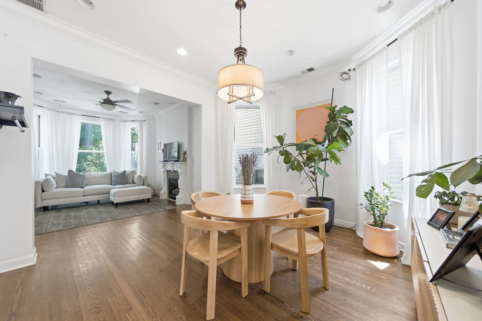 3742 N Janssen Avenue Unit: 2