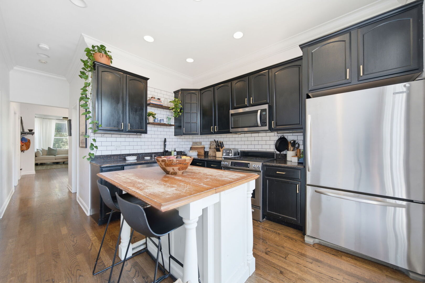 3742 N Janssen Avenue Unit: 2
