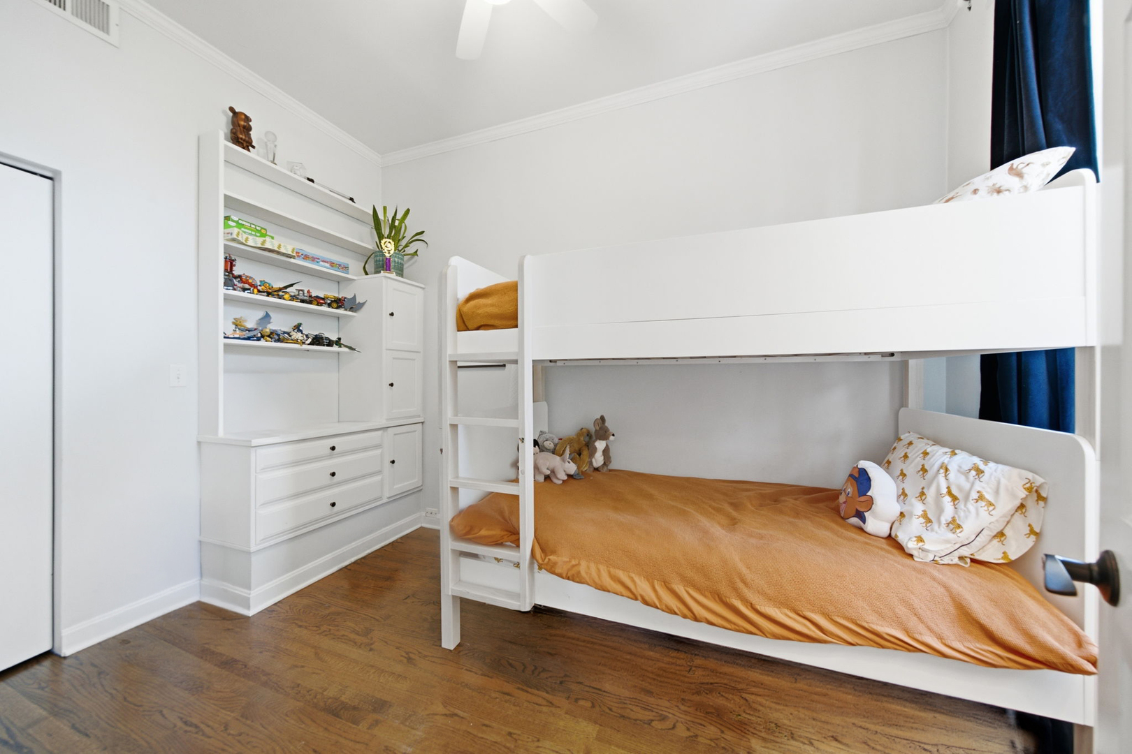 3742 N Janssen Avenue Unit: 2