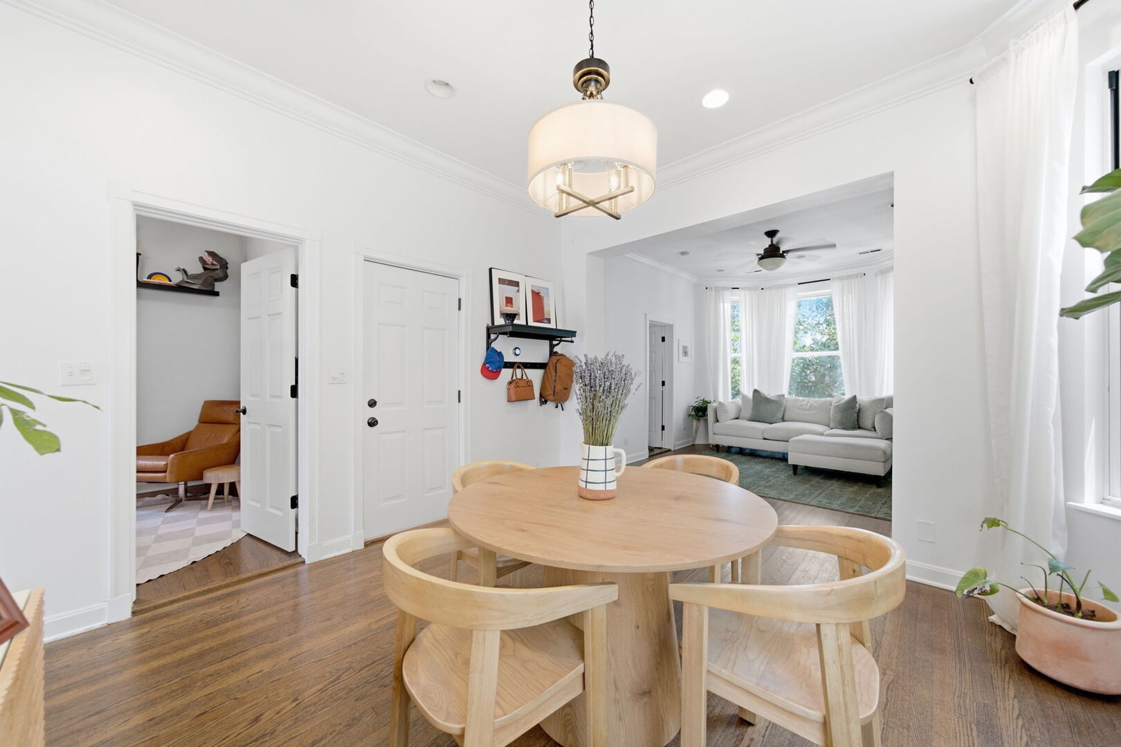 3742 N Janssen Avenue Unit: 2