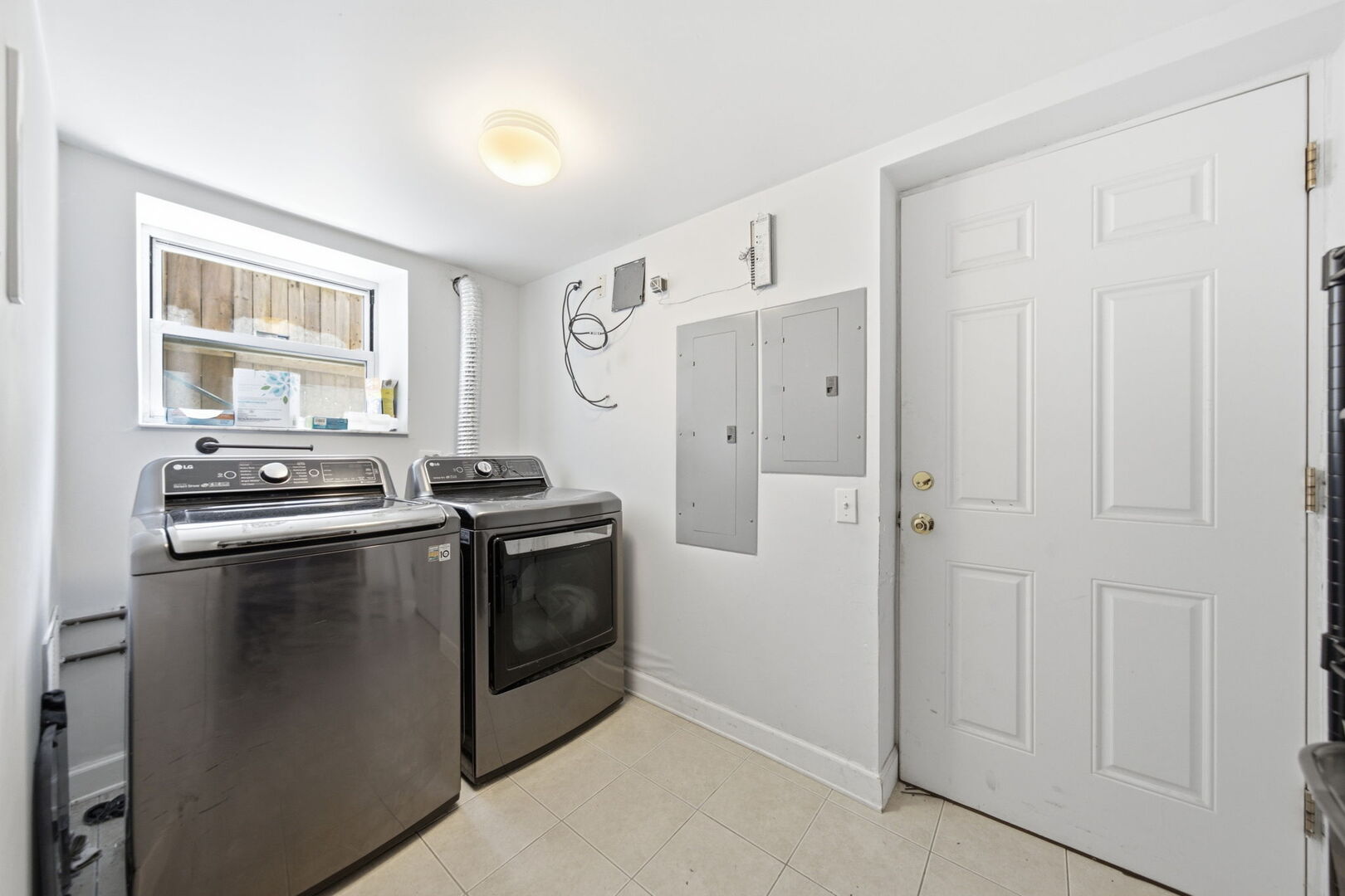 3742 N Janssen Avenue Unit: 2
