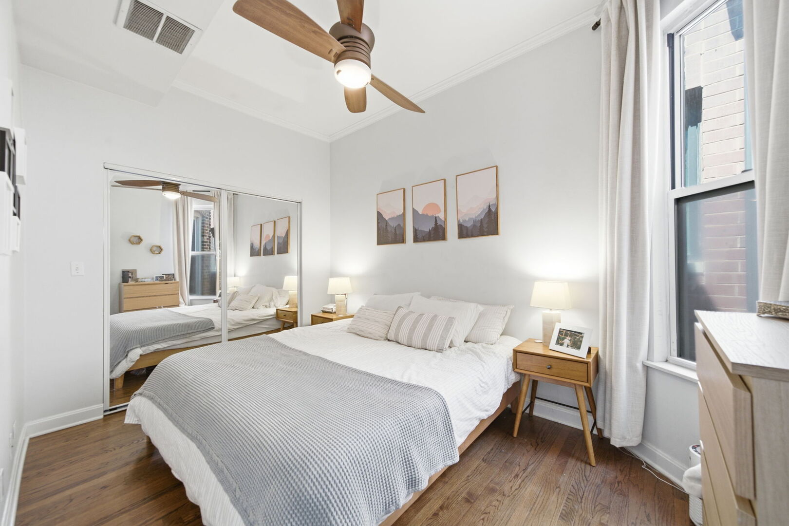 3742 N Janssen Avenue Unit: 2