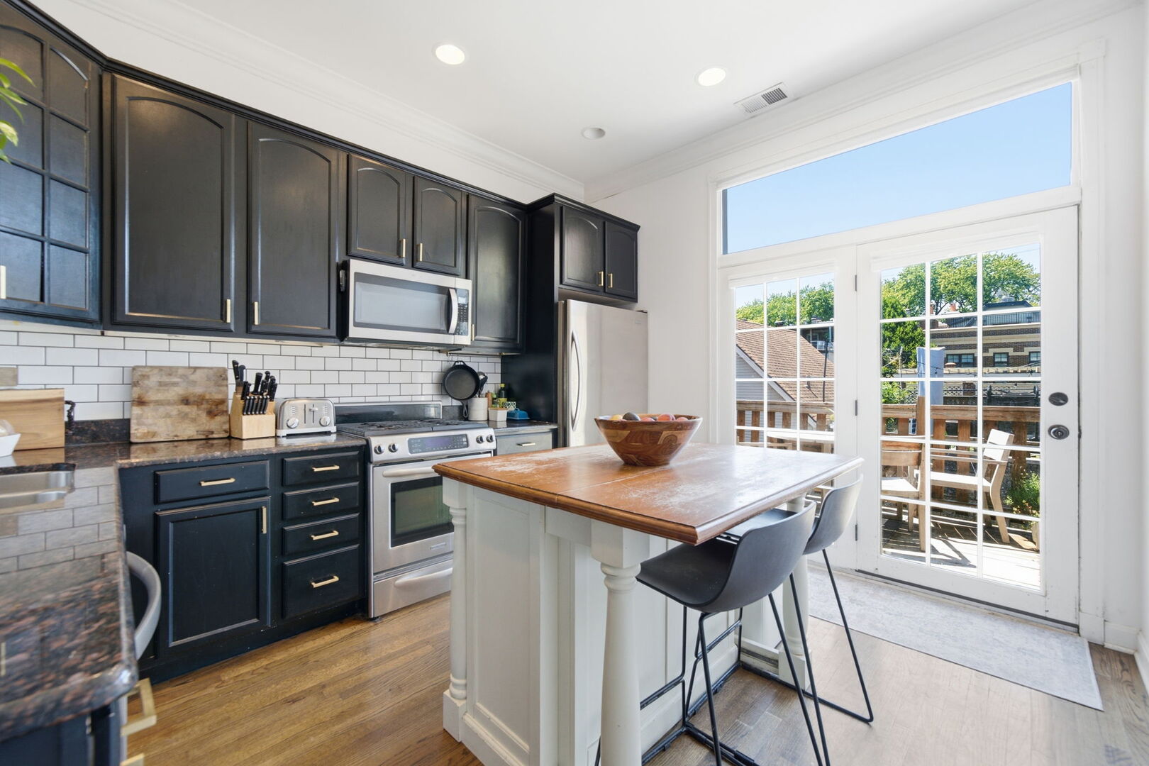 3742 N Janssen Avenue Unit: 2