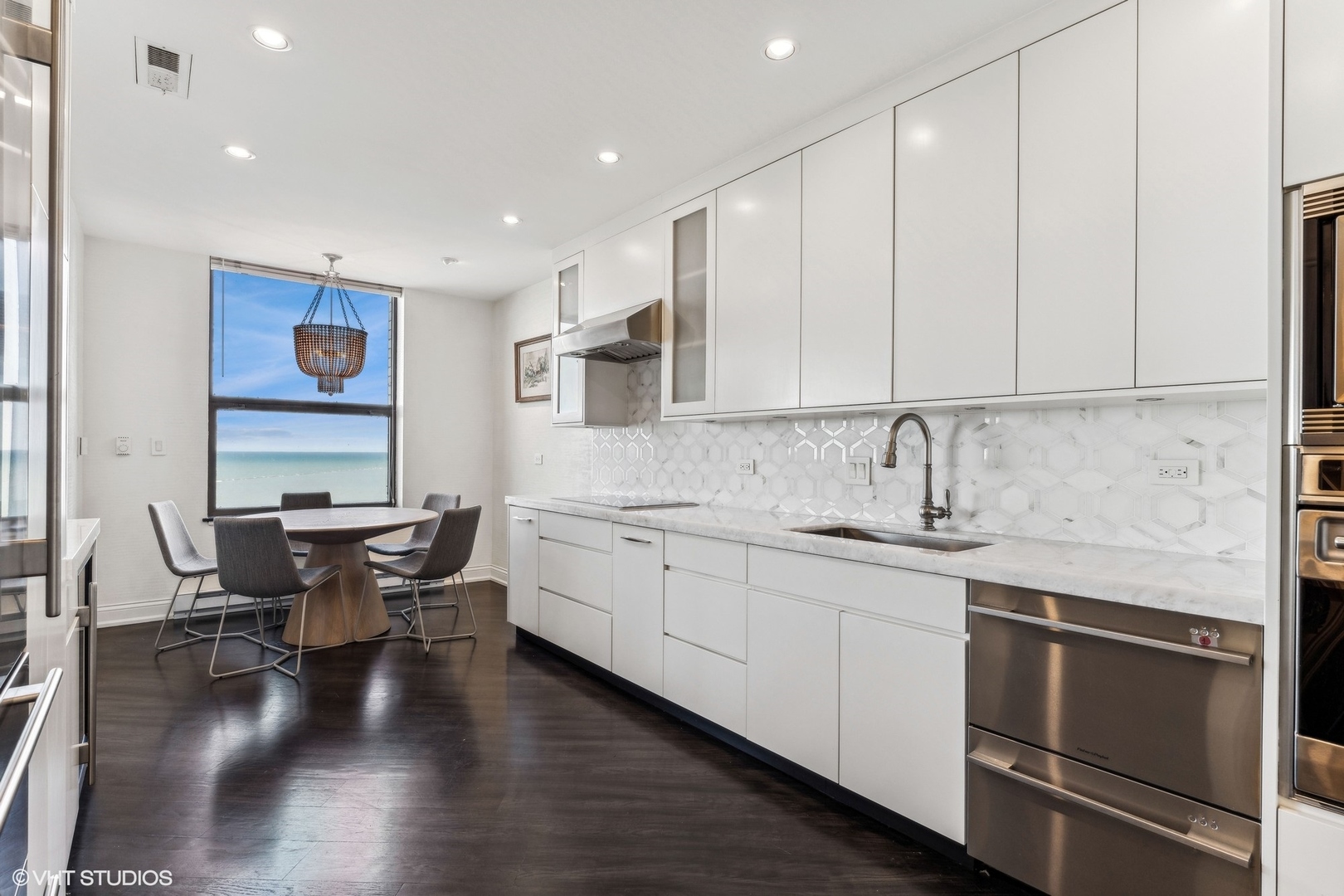 1040 N Lake Shore Drive Unit: 26B