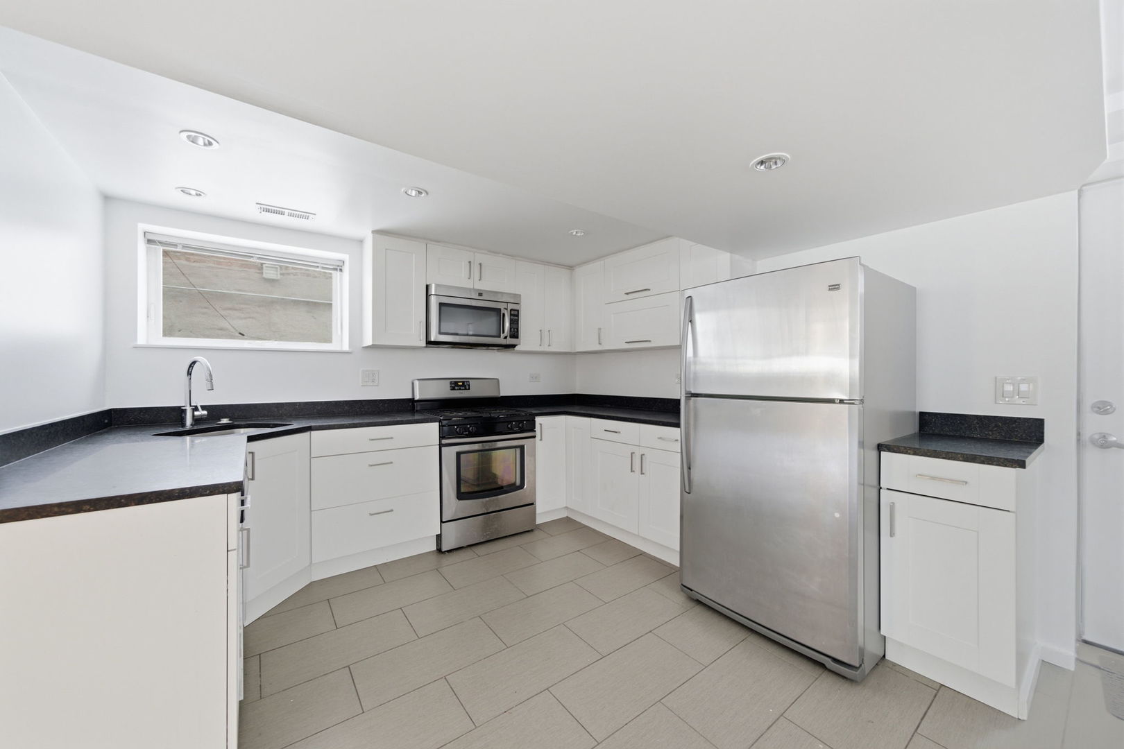 1225 W Newport Street Unit: G