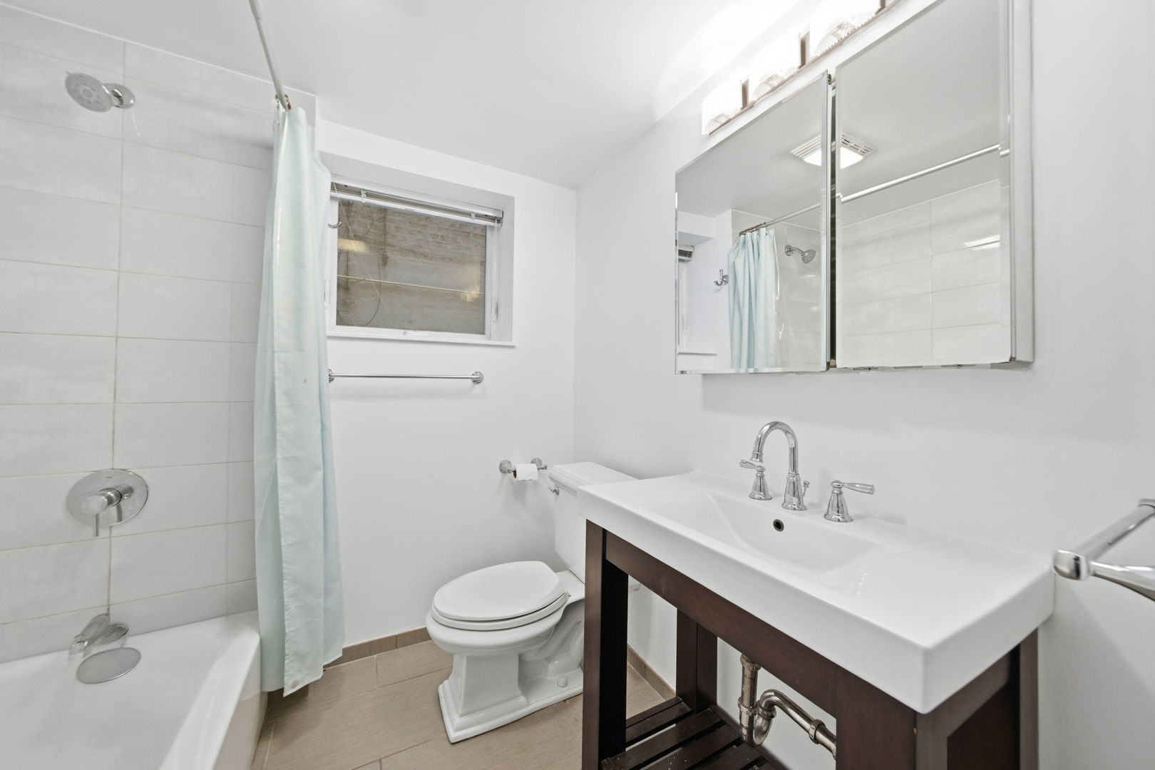 1225 W Newport Street Unit: G