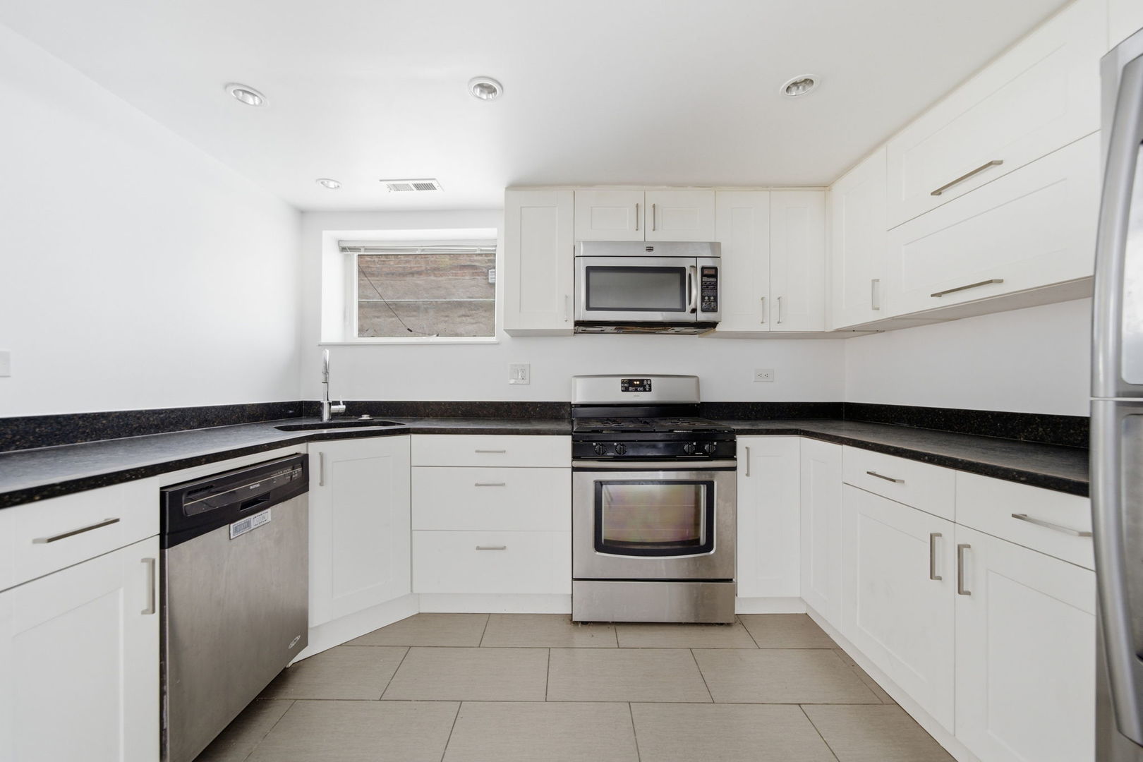 1225 W Newport Street Unit: G