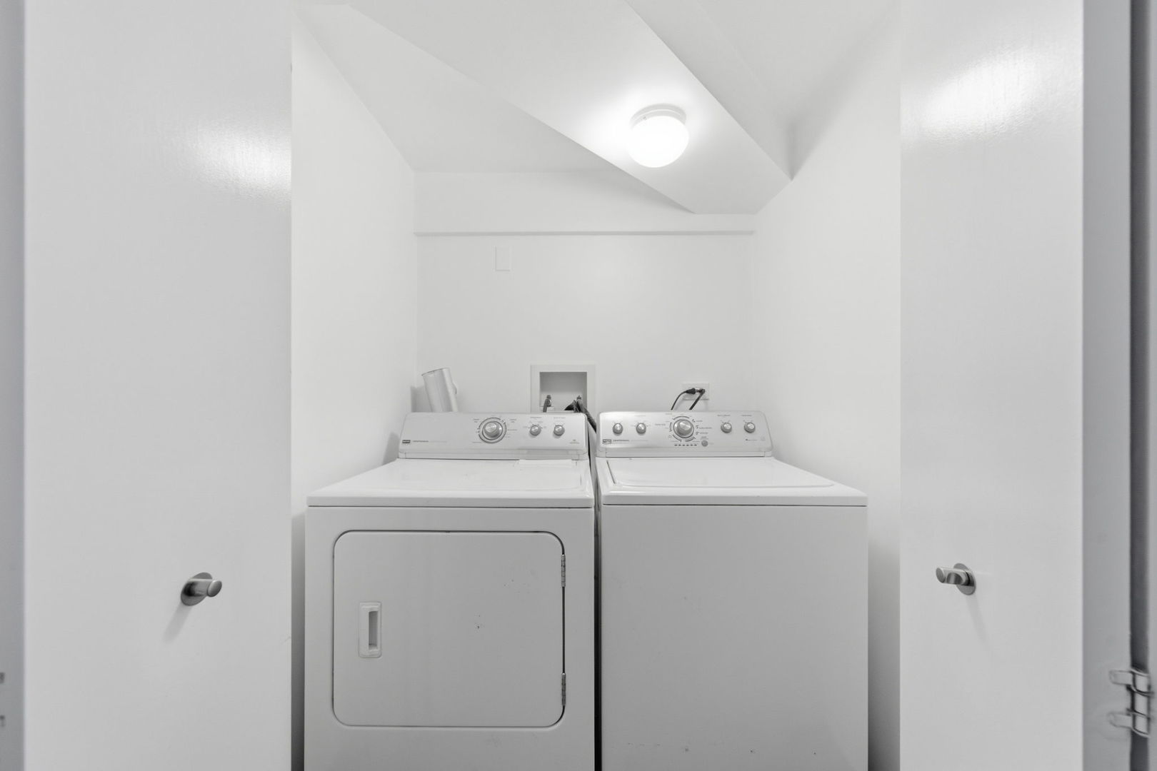 1225 W Newport Street Unit: G
