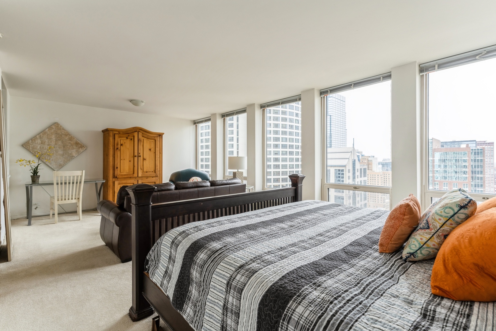 111 E CHESTNUT Street Unit: 27E