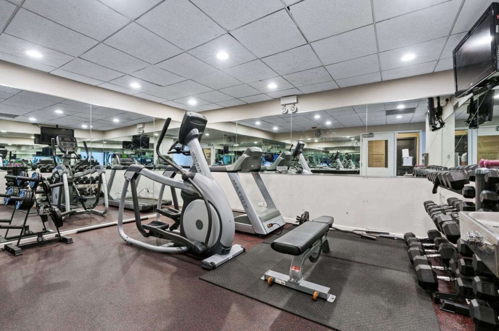 111 E CHESTNUT Street Unit: 27E