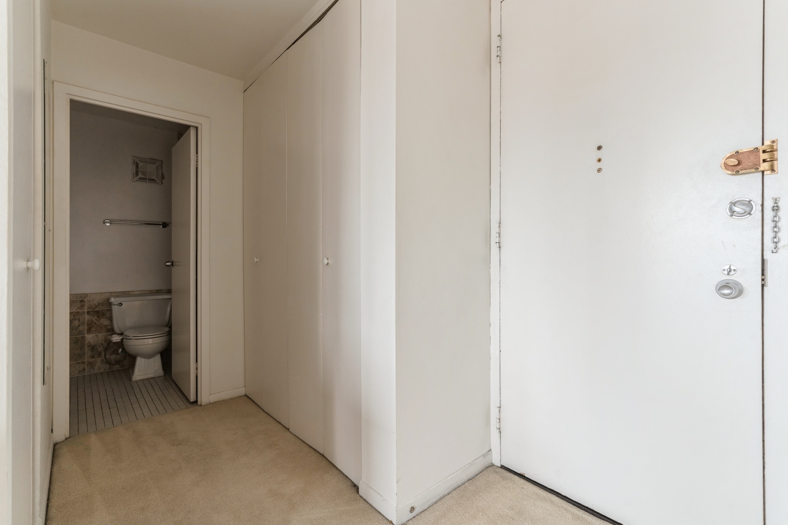111 E CHESTNUT Street Unit: 27E